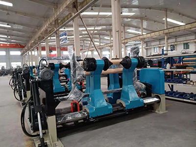 What industries are automatic pipe cutting machines suitable for?